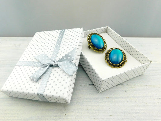 Schmuck schenken - ob zu Weihnachten oder zum Geburtstag, jede Dame freut sich über ein Schmuckgeschenk! Jetzt Schmuck Geschenksets mit handgefertigtem Schmuck im Vintage Schmuckstübchen entdecken