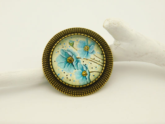 Zeitlose Brosche mit Sommerblumen