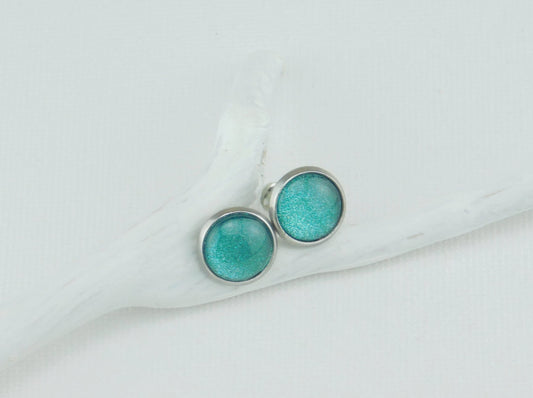 Ohrstecker in Silberfarbe