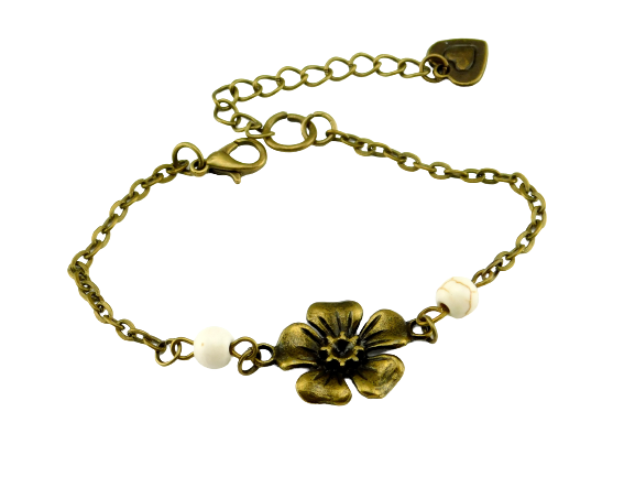 Boho Armband mit Blumenmotiv und weißen Perlen