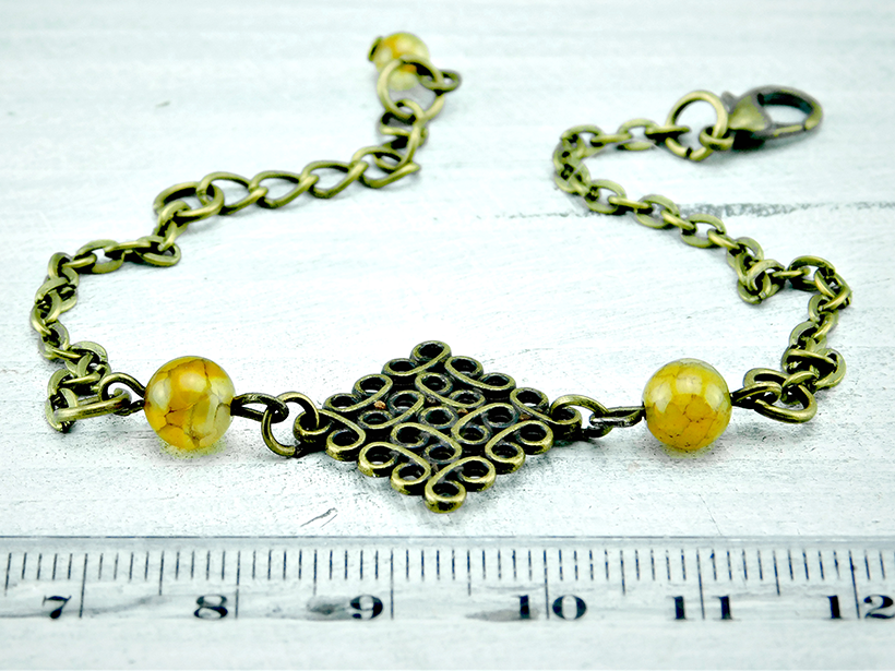 Armband "Ornament" mit grünen Edelsteinperlen
