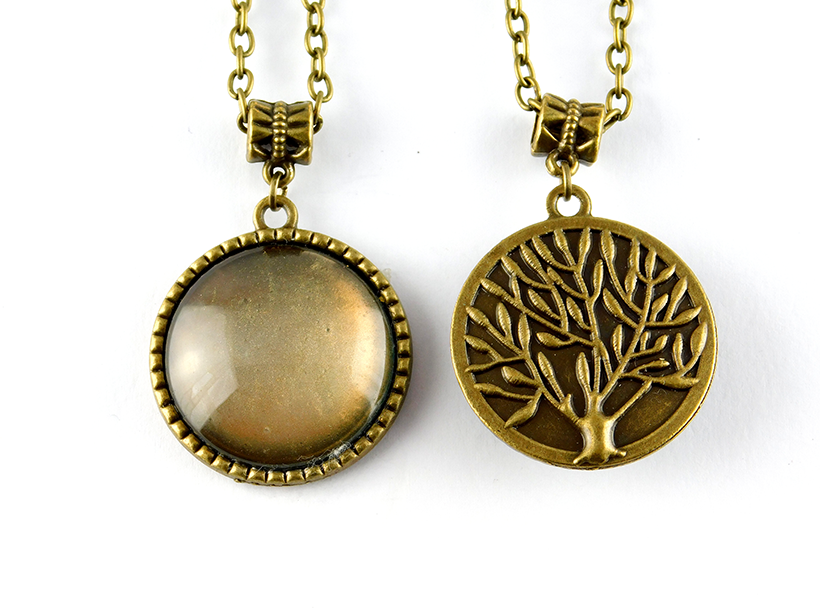 Cabochon Halskette mit rundem Anhänger
