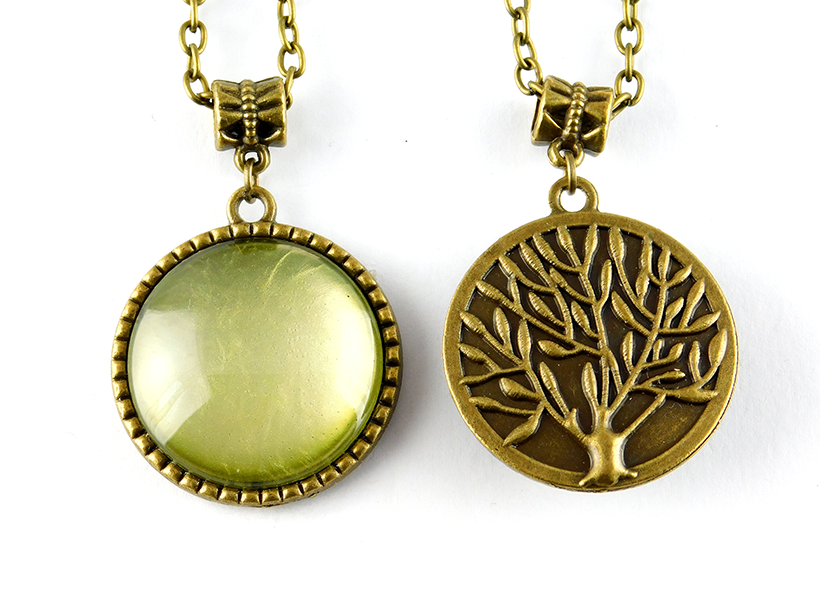 Cabochon Halskette mit rundem Anhänger