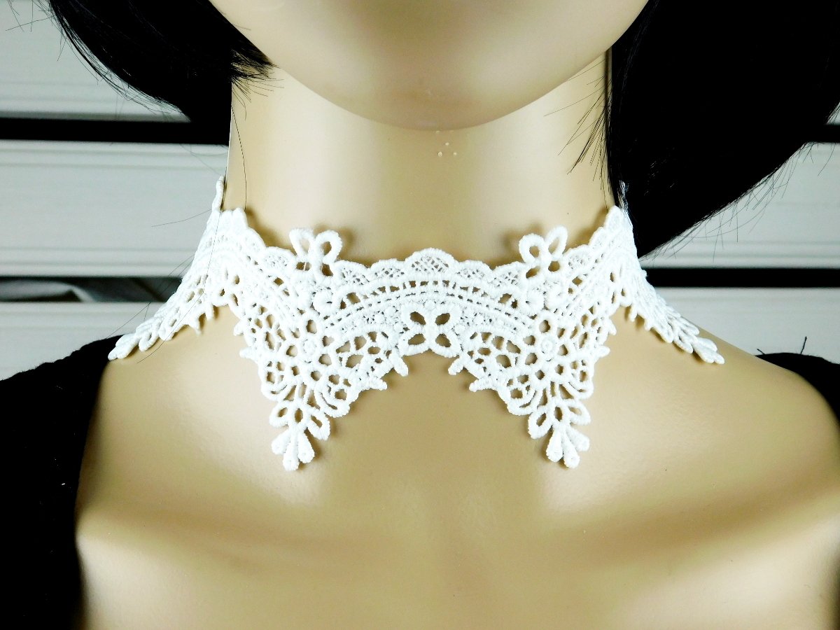 Weißes Halsband "Snow Fairy" - Vintage Schmuckstübchen