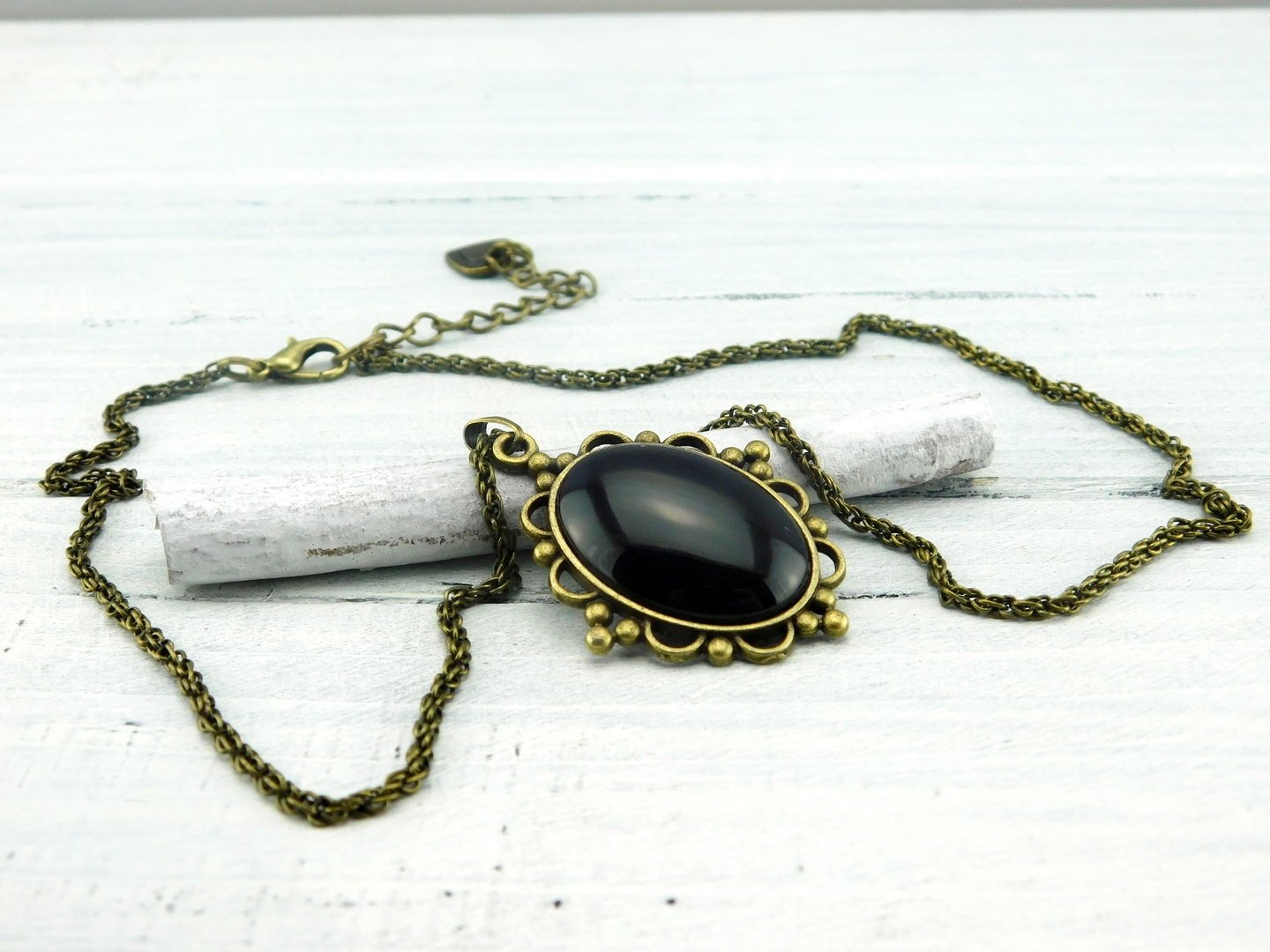 Vintage Halskette "Dark Queen" in Bronze