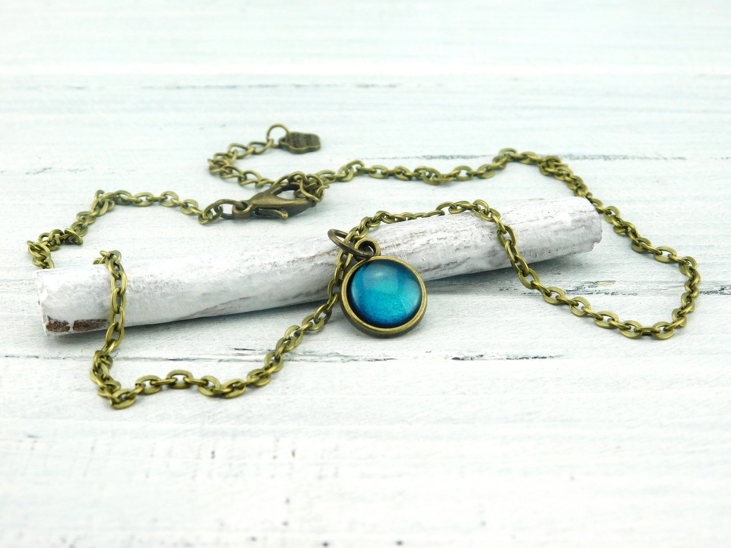 Kurze Halskette im Vintage-Stil