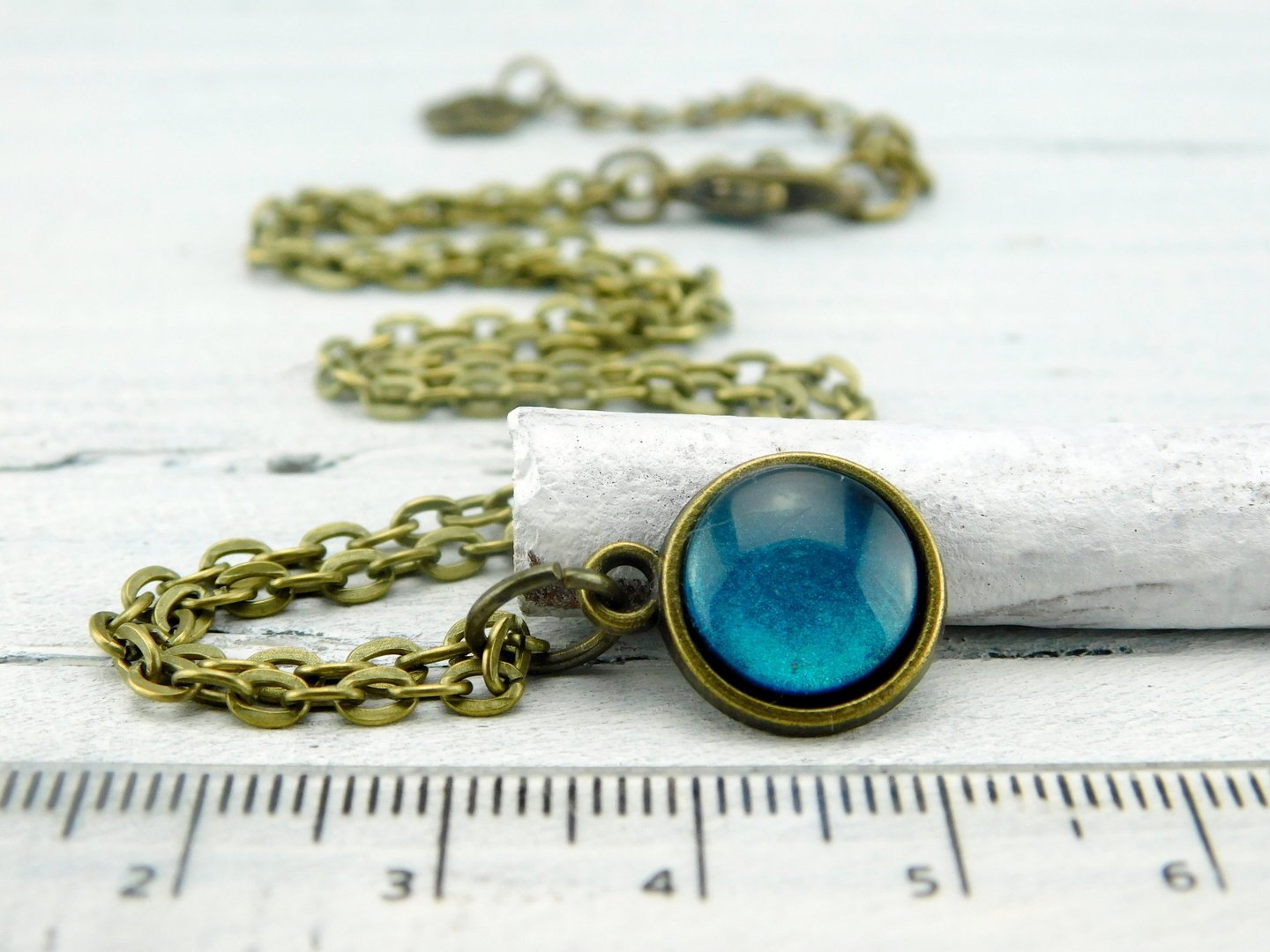Kurze Halskette im Vintage-Stil