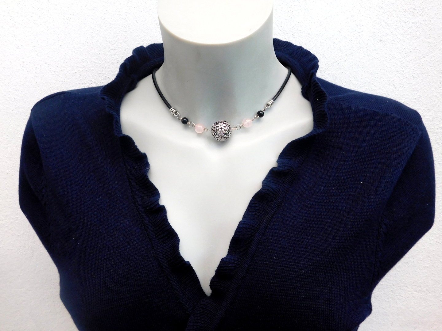 Ledercollier mit Rosenquarzperlen