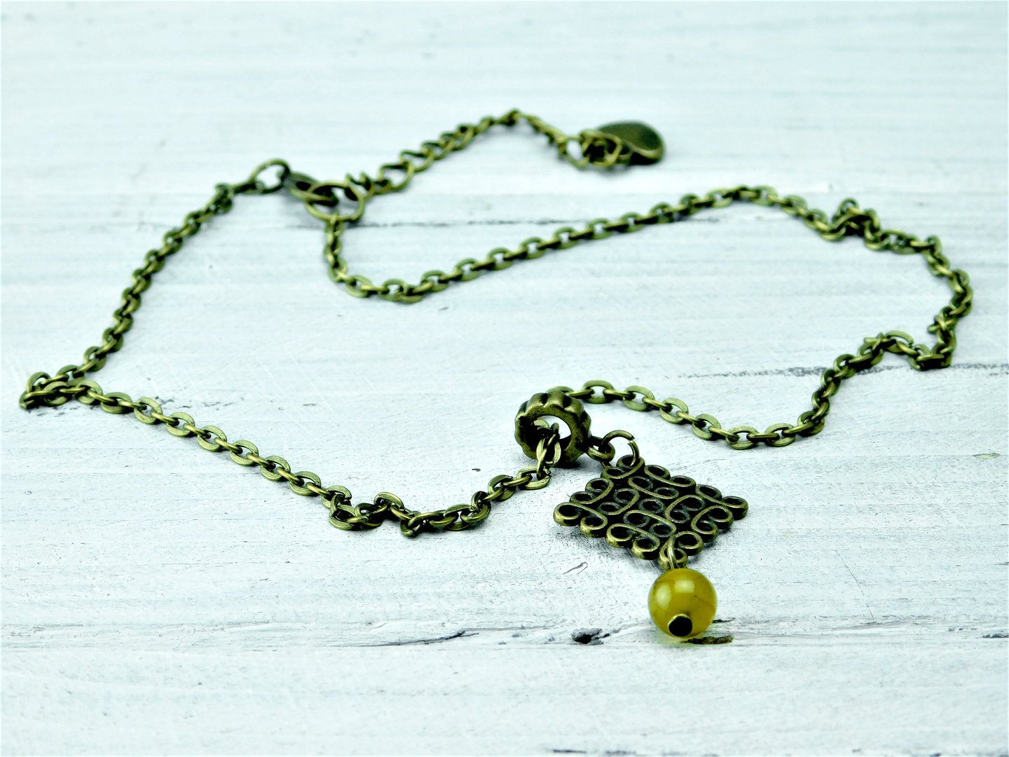 Kurze Halskette mit Achat Perle