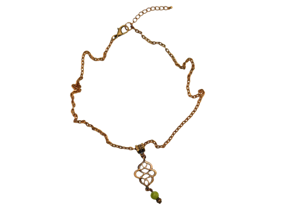 Kupferfarbene Halskette mit grüner Perle