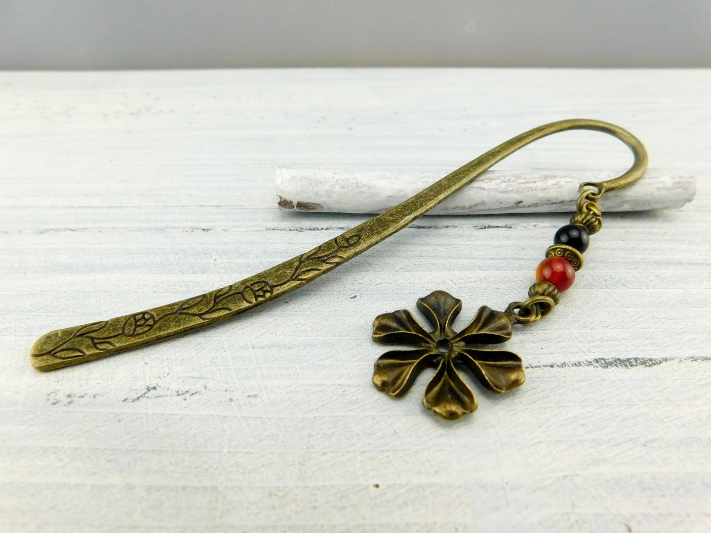 Großes Lesezeichen mit Blümchen und Achatperlen - Vintage Schmuckstübchen