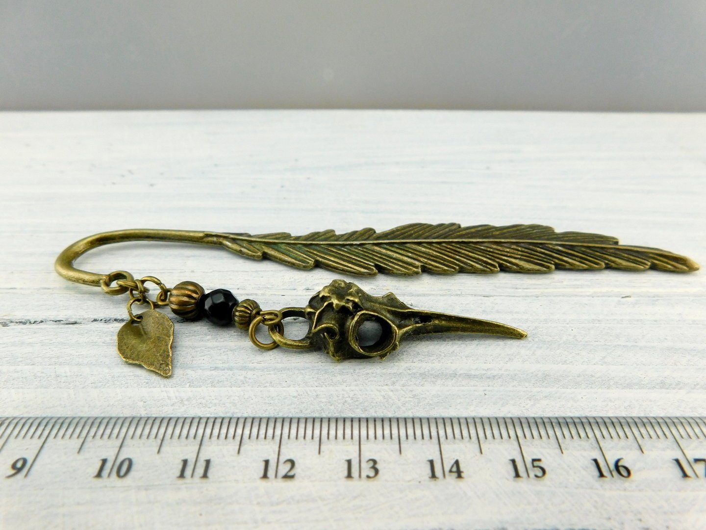 Großes Lesezeichen Feder mit Vogelschädel - Vintage Schmuckstübchen