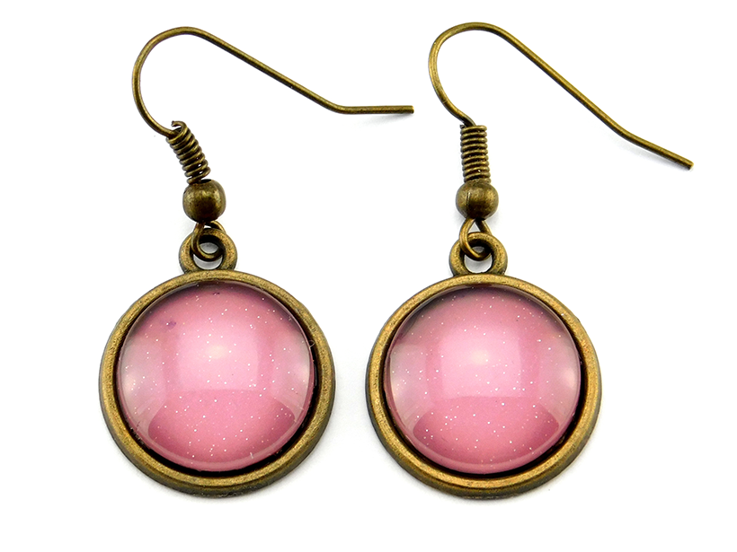 Bronzefarbene Ohrringe mit Cabochon in Orchideenrosa