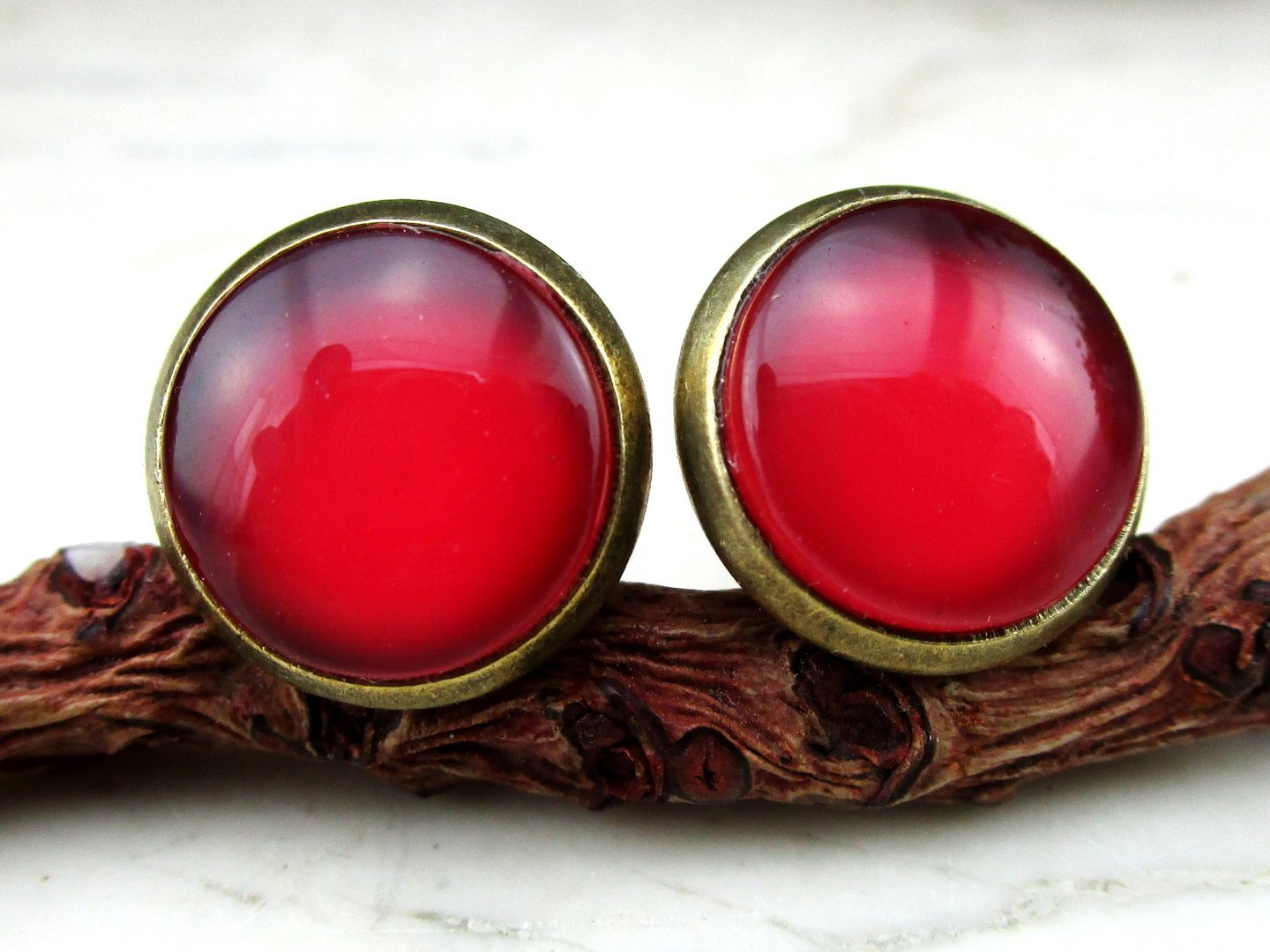 Ohrstecker mit Cabochon in Rot 12mm