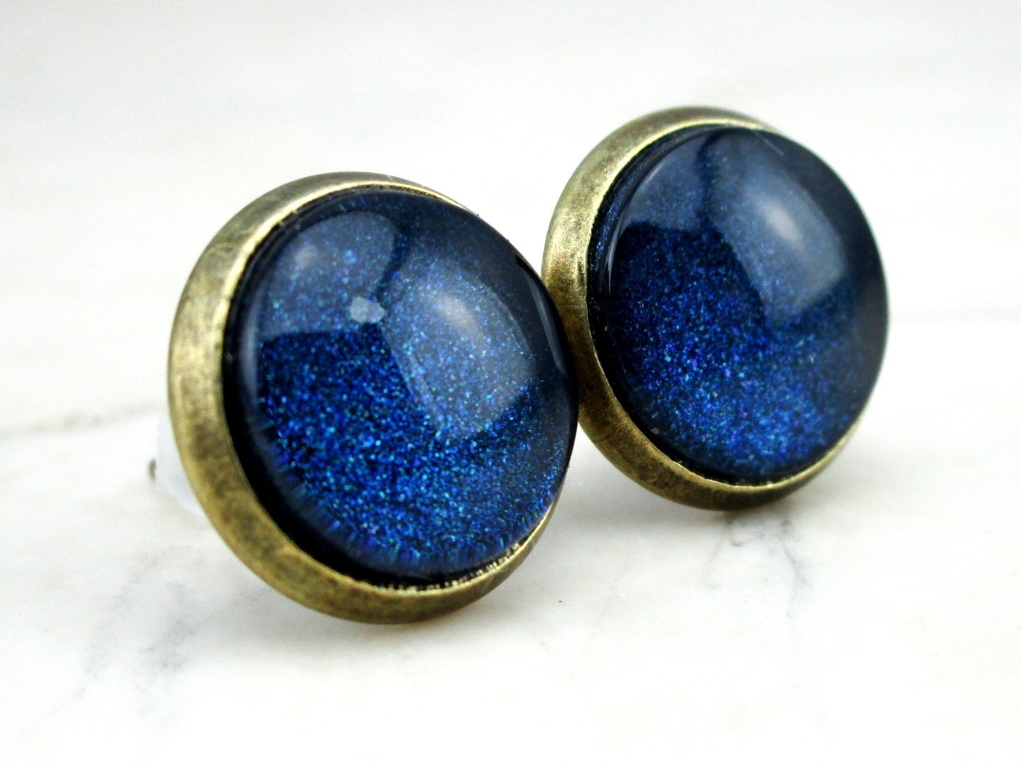 Ohrstecker mit Cabochon in dunklem Saphirblau 12mm