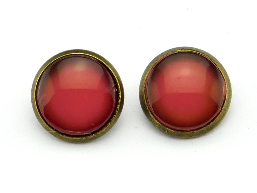Ohrstecker mit Cabochon in Erdbeerrot 12mm