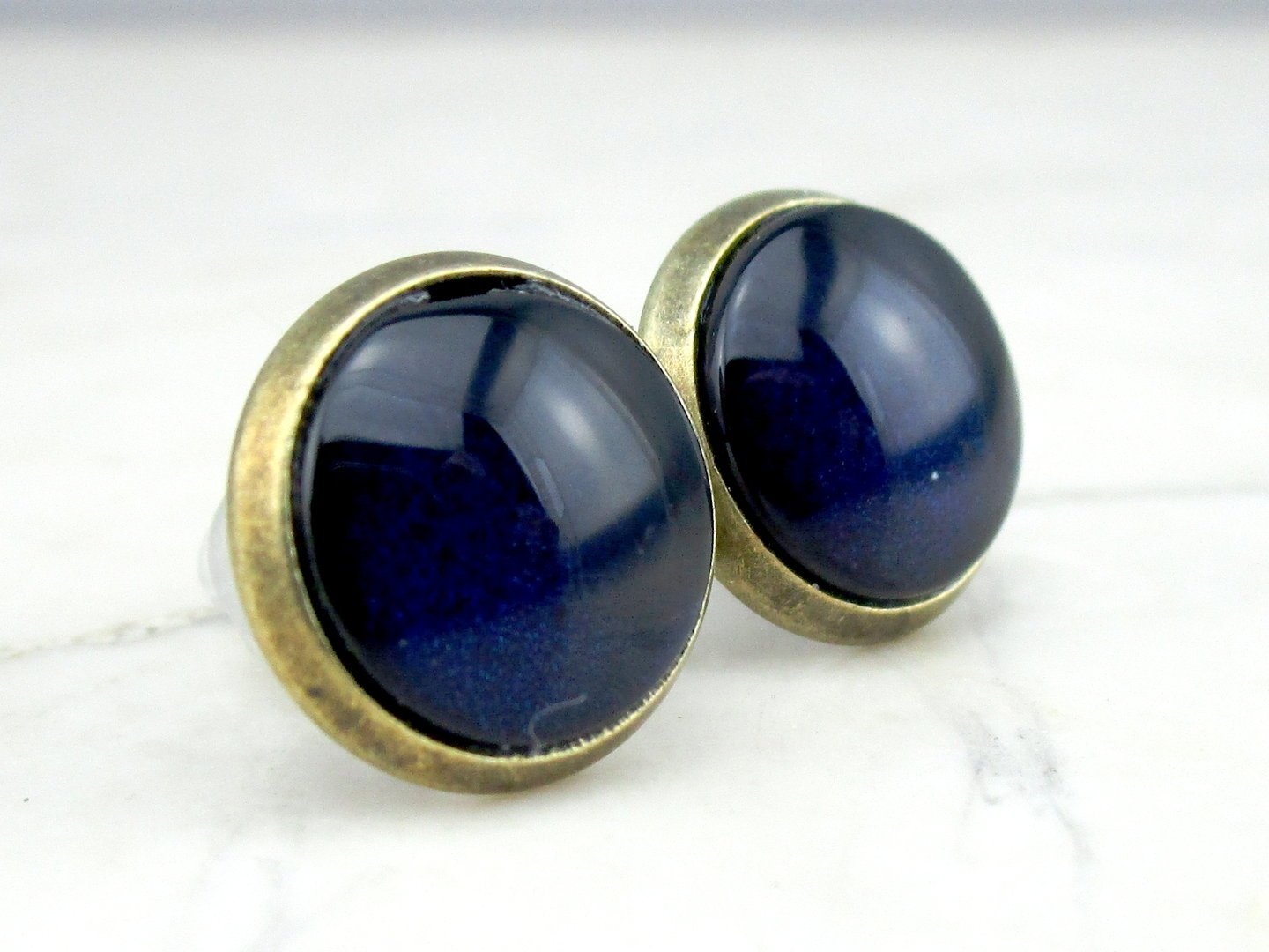 Ohrstecker mit Cabochon in Mitternachtsblau 12mm