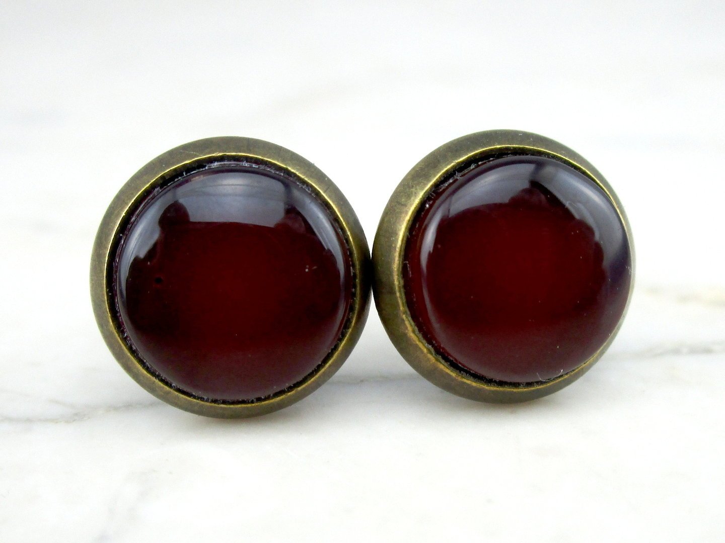 Ohrstecker mit Glasstein "Dark Red" 10mm
