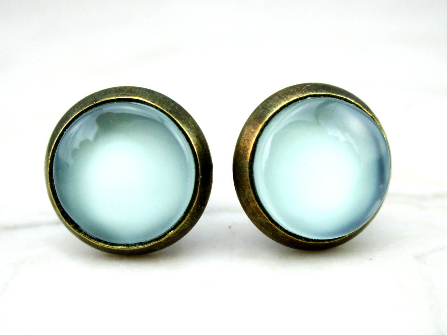 Ohrstecker mit Glasstein "Mintgrün" 10mm