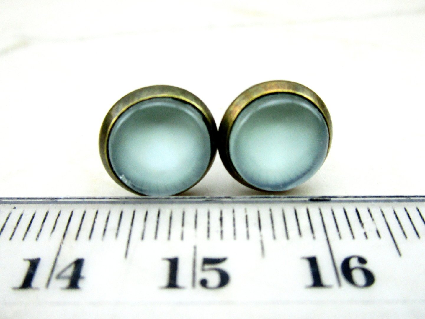 Ohrstecker mit Glasstein "Mintgrün" 10mm