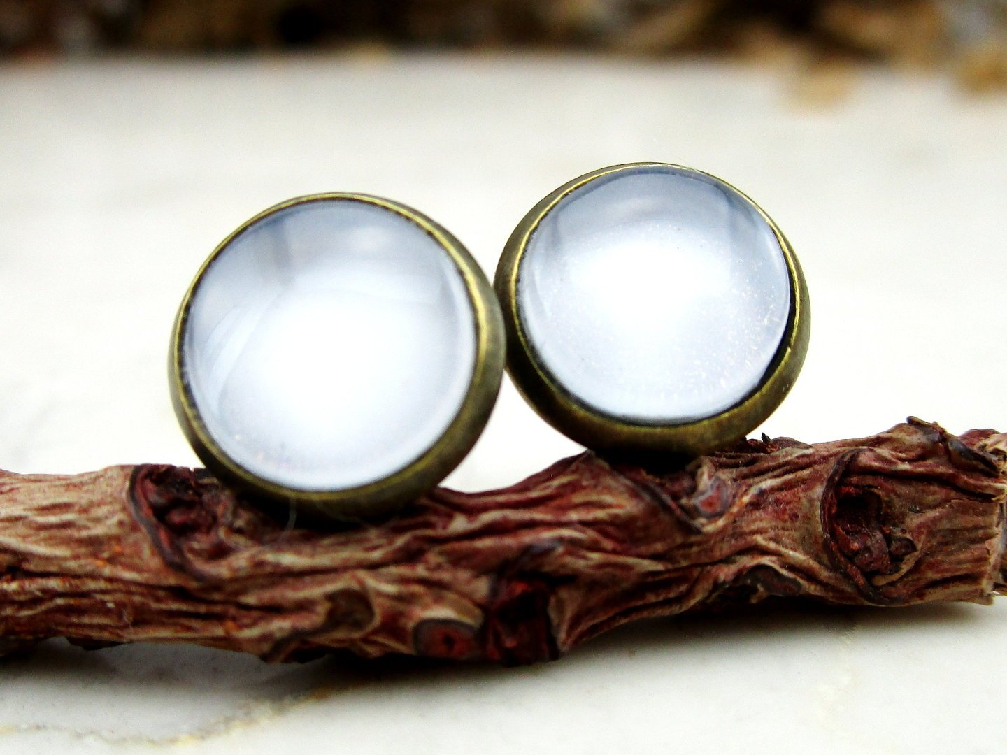 Ohrstecker mit Glassteinen "Snow White" 10mm