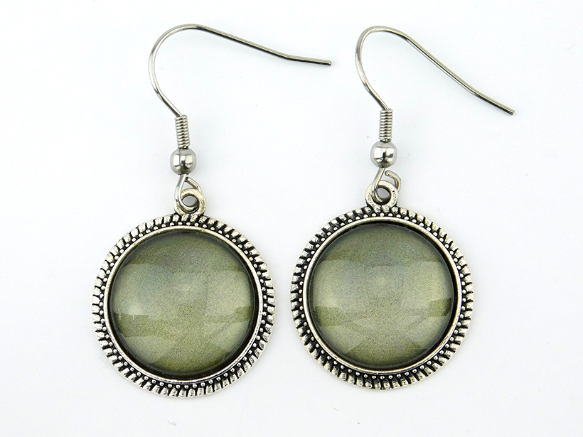 Cabochon Ohrringe "Lichtoliv"