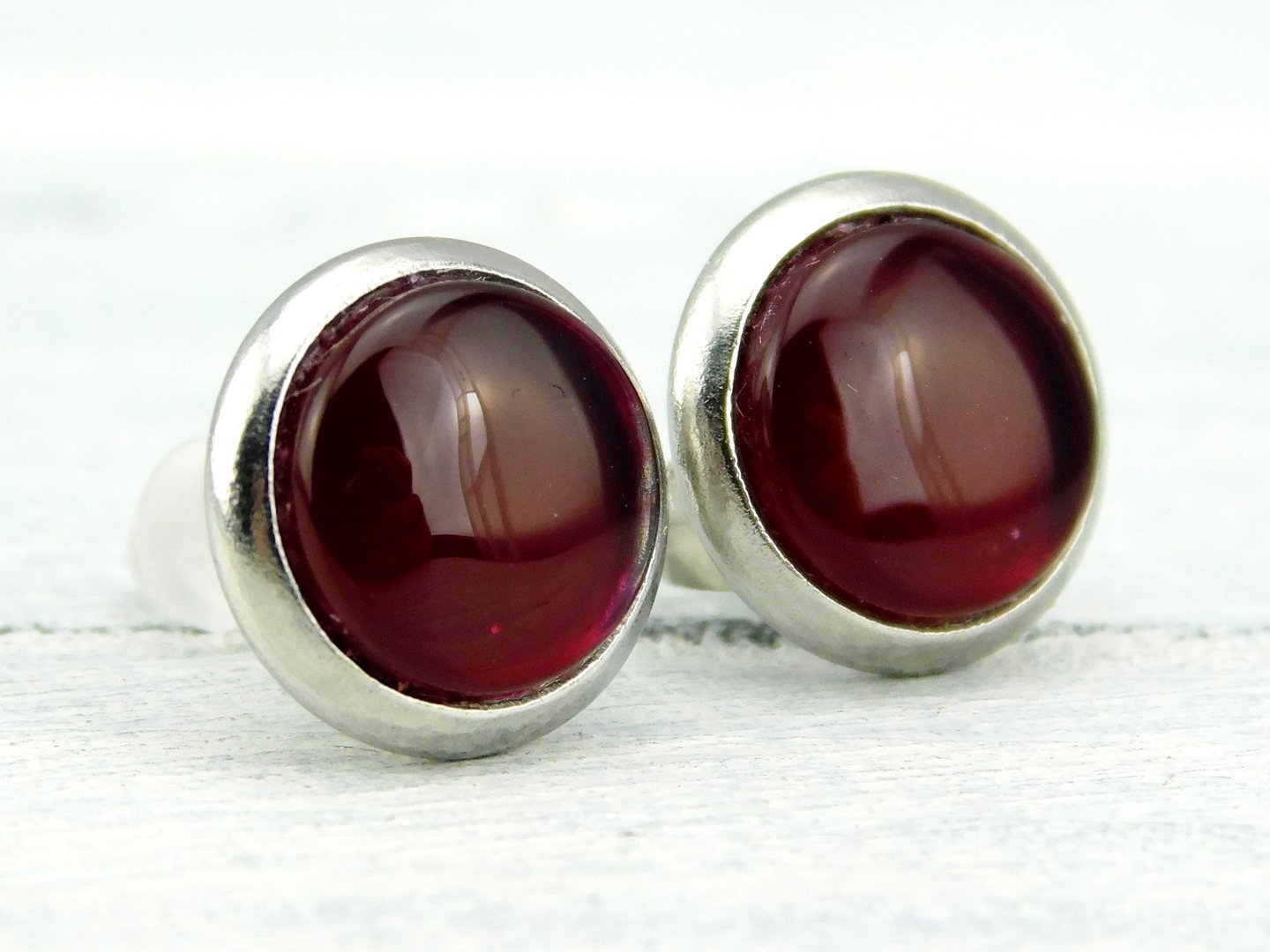 Ohrstecker "Dunkle Kirsche" aus Edelstahl 10mm