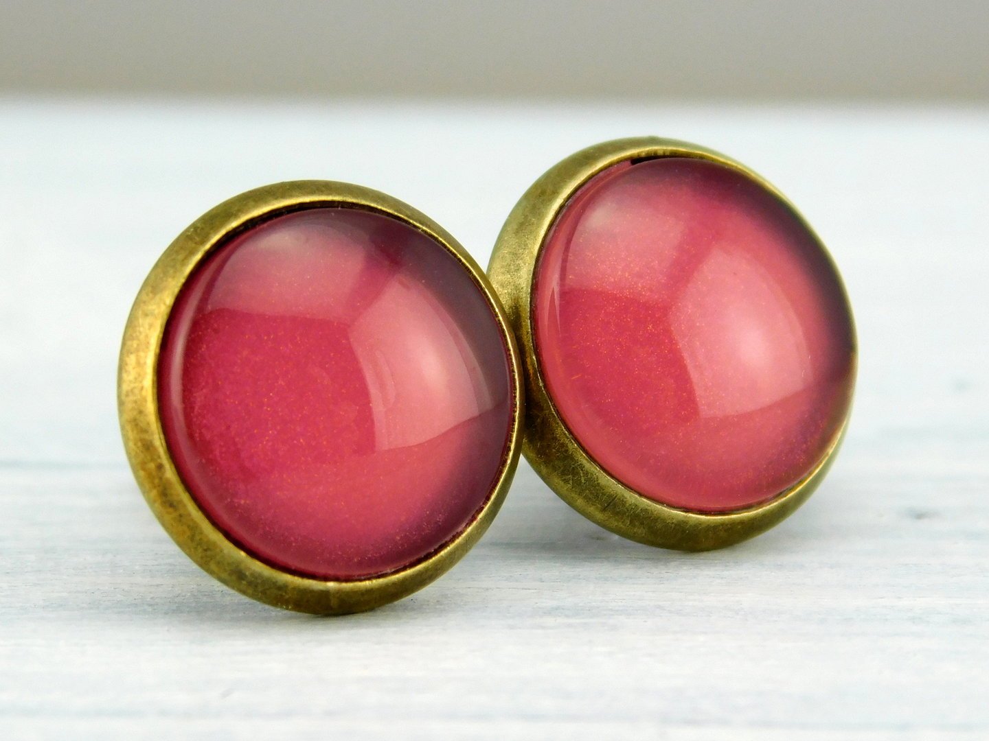 Ohrstecker "Erdbeer Pink" in Bronze 12mm