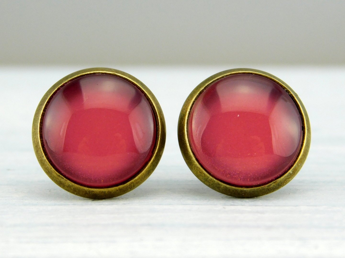 Ohrstecker "Erdbeer Pink" in Bronze 12mm