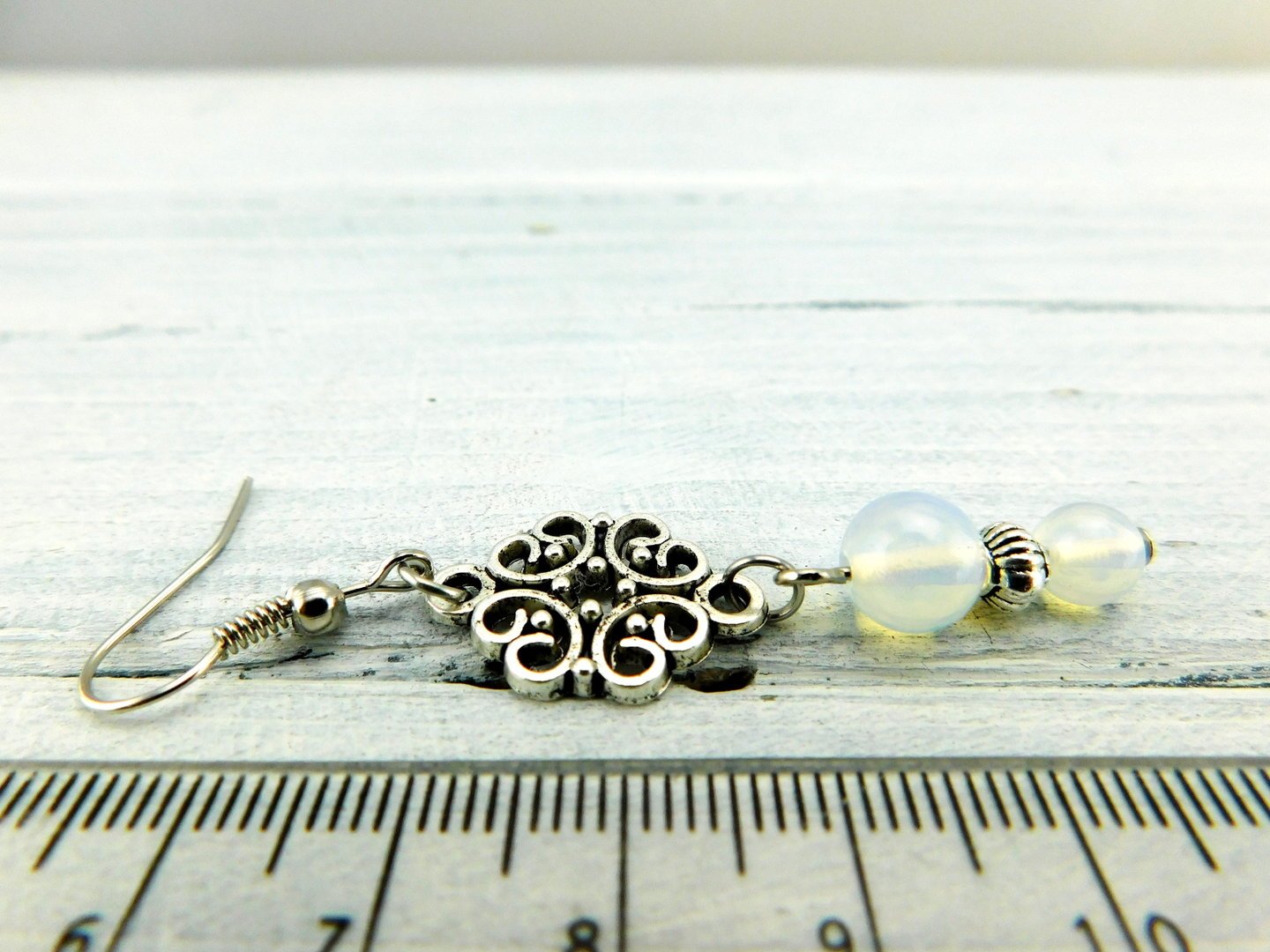 Vintage-Stil Ohrringe "Amalthea" mit Opalitperlen