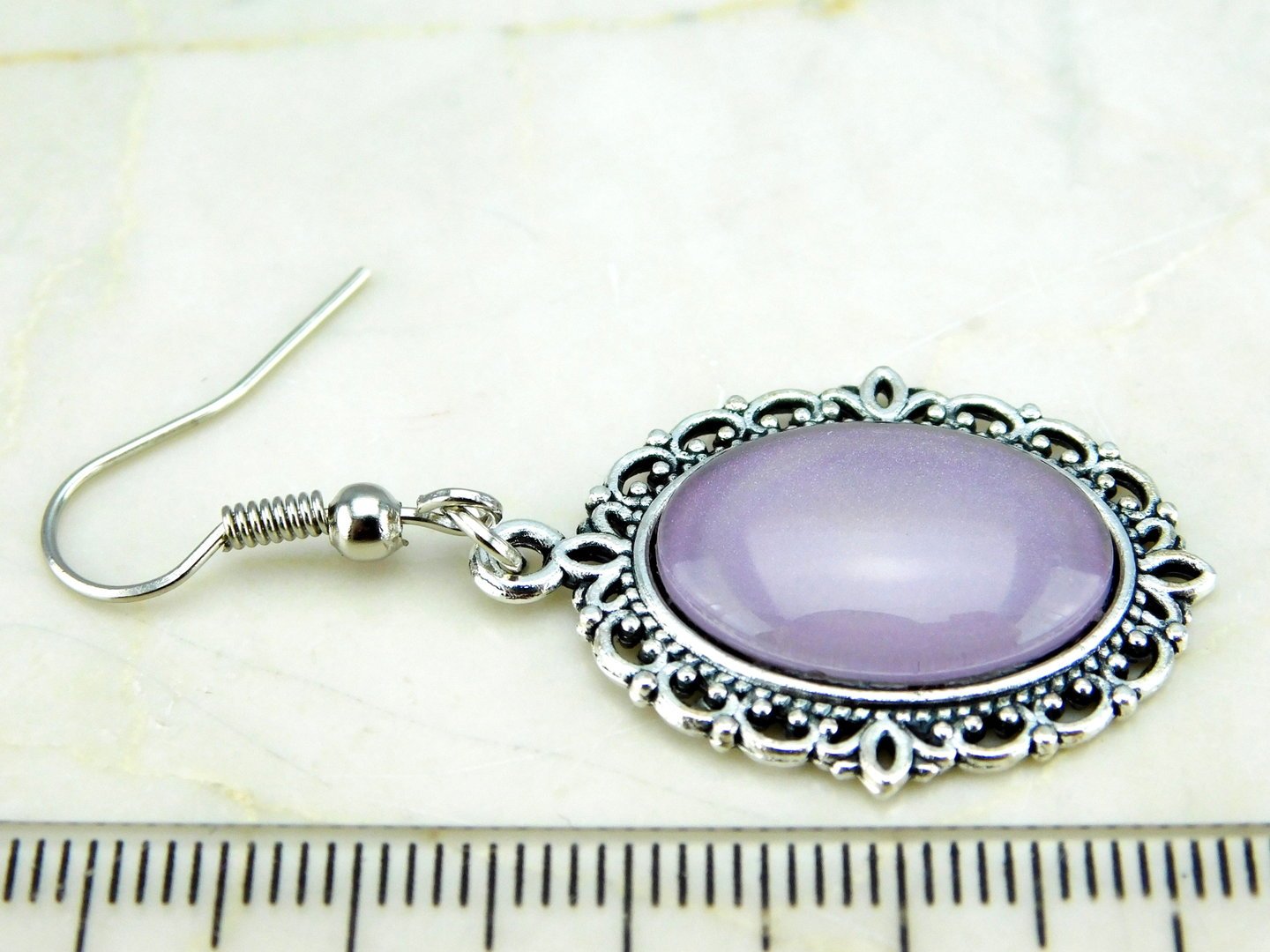 Vintage Ohrringe mit Cabochonanhänger in Zarter Lavendel