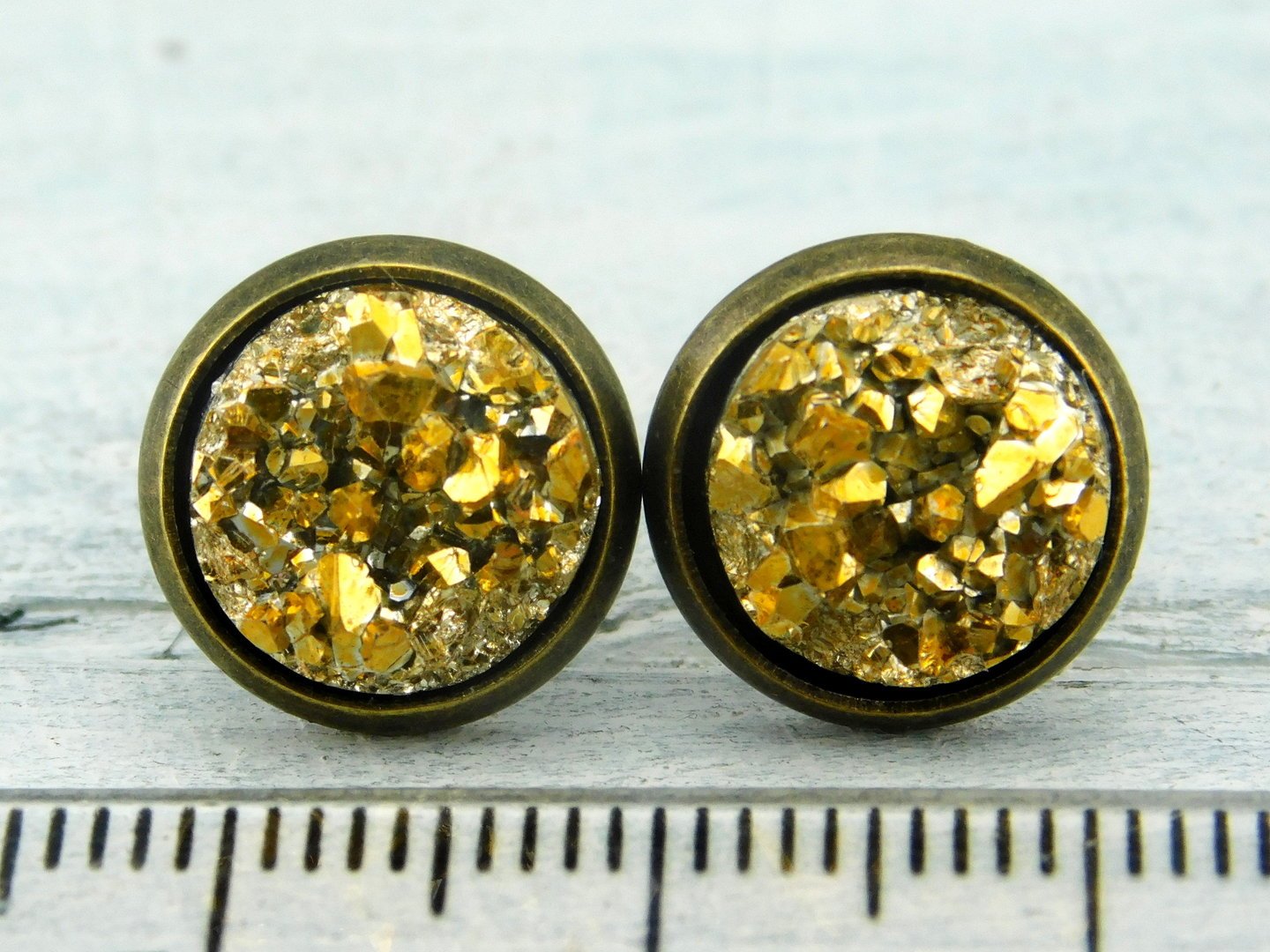 Druzy Ohrstecker "Goldener Brocken" in Bronze 12mm
