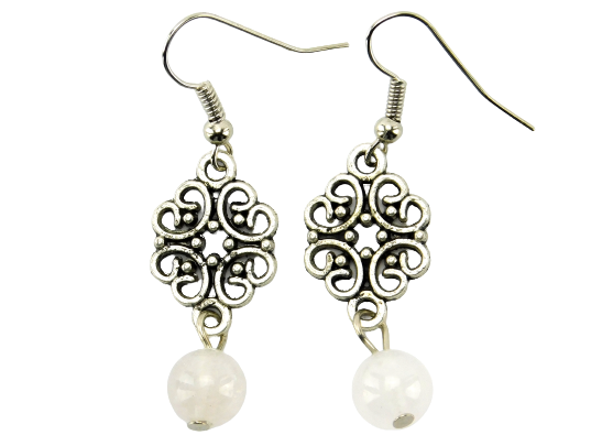 Silberfarbene Ohrringe "Odette" mit Jadeperle