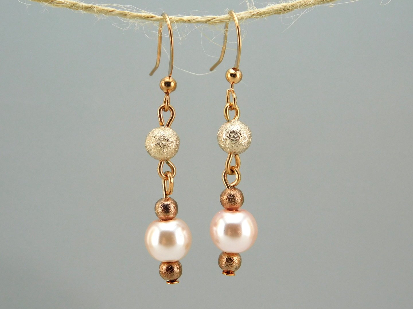 Rosegold Ohrhänger mit Glasperle "Champagner"