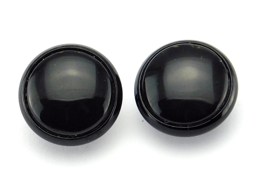 Ohrstecker mit schwarzer Fassung und Glasstein "Pure Black"