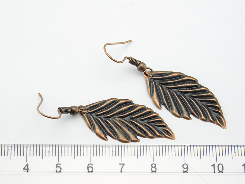 "Copper Cabana" - Kupferfarbene Ohrhänger mit Blattmotiv