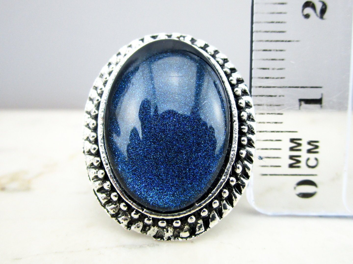 Ovaler Cabochonring in Tiefblau - Vintage Schmuckstübchen