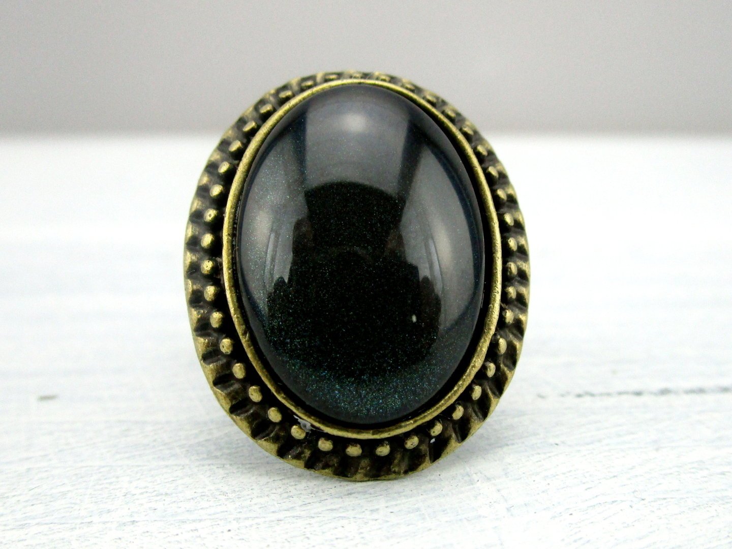 Ovaler Cabochonring "Dark Green" in Bronze - Vintage Schmuckstübchen