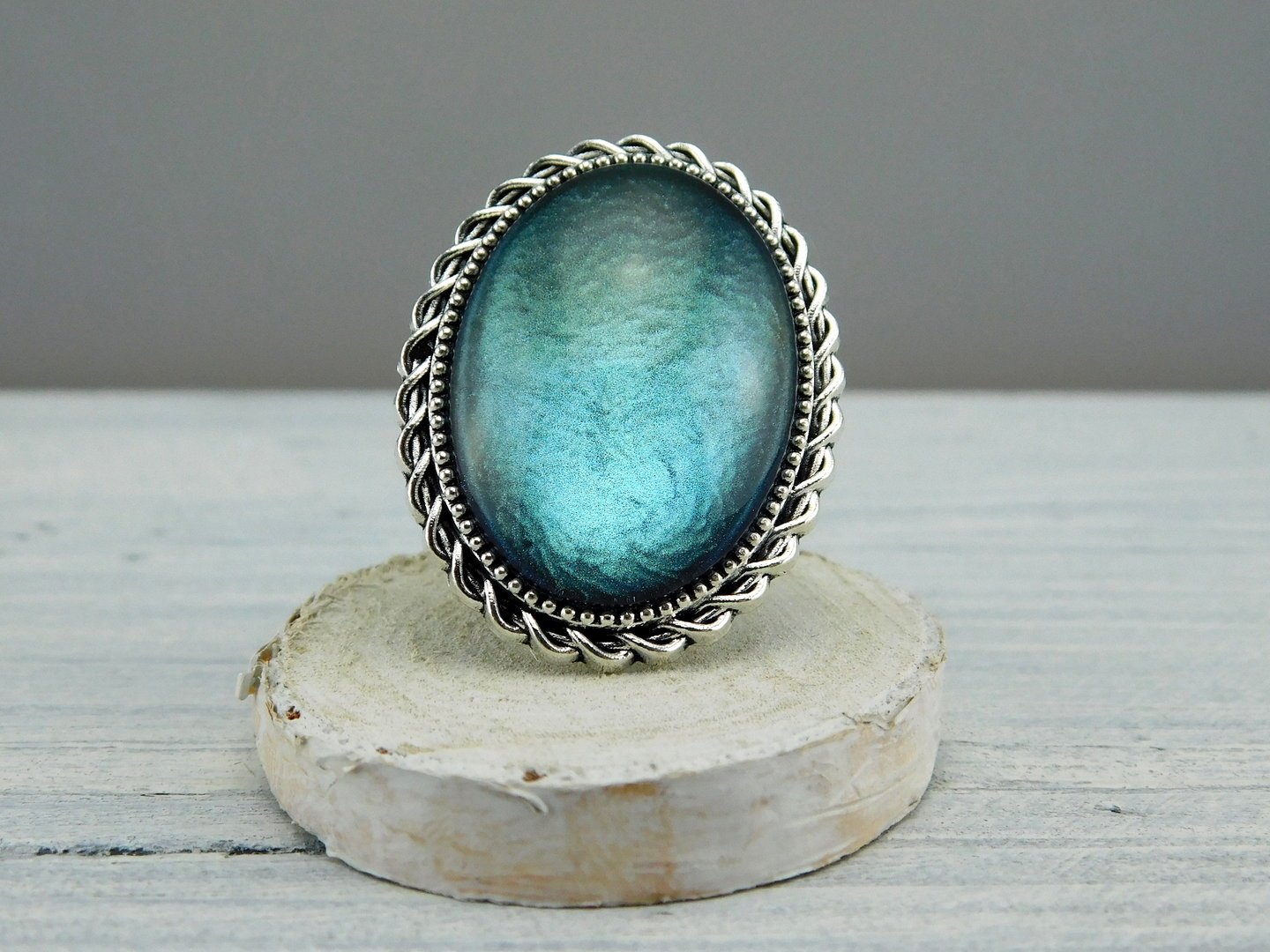 Ovaler Ring mit silberfarbenem Rahmen - Vintage Schmuckstübchen