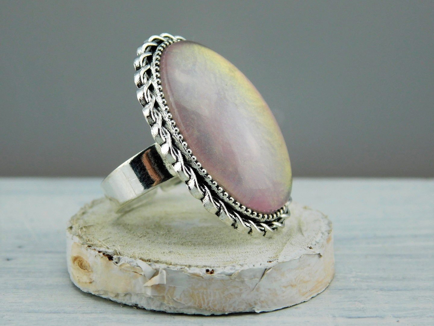 Ovaler Ring mit silberfarbenem Rahmen - Vintage Schmuckstübchen