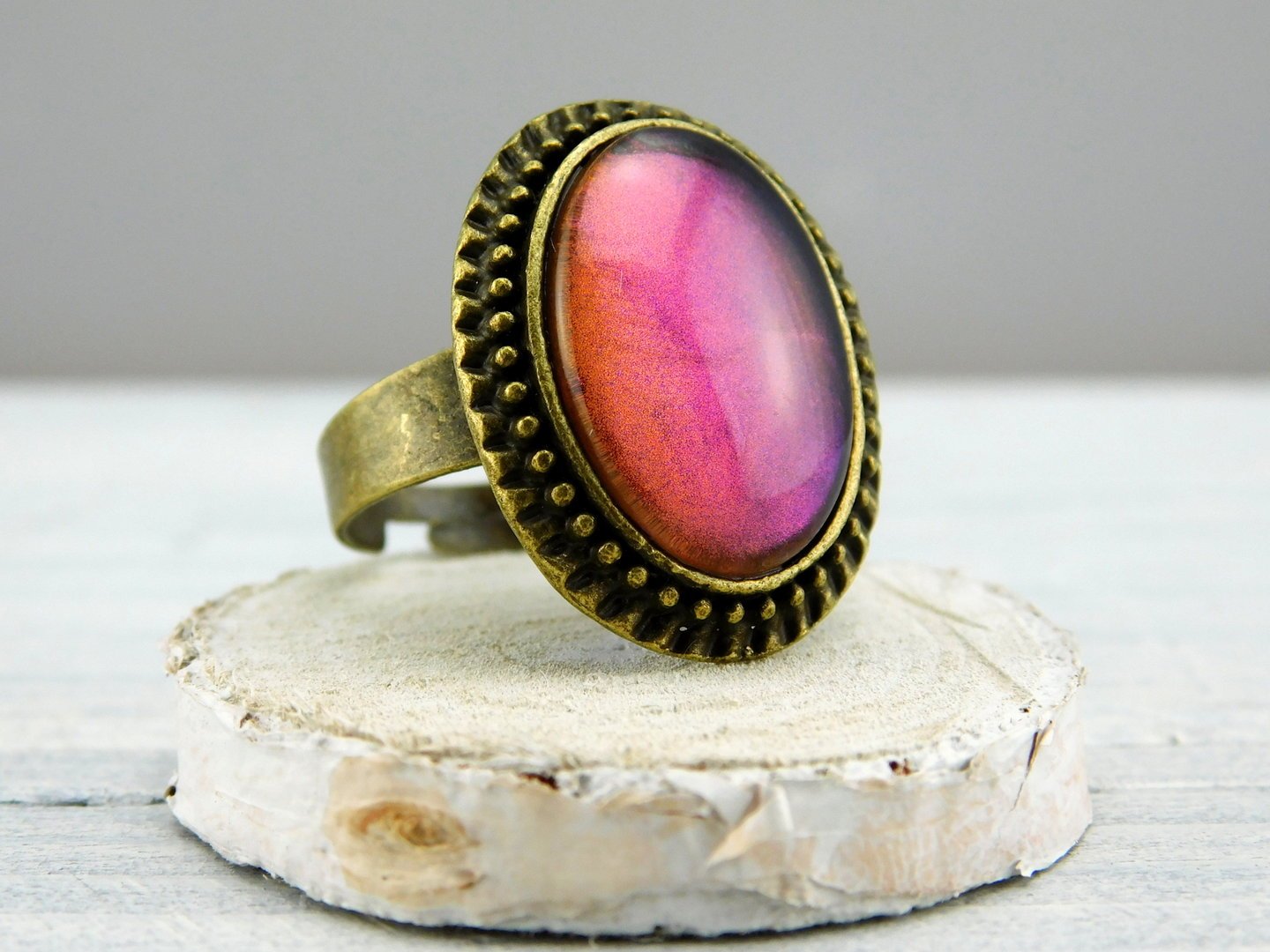 Ovaler Ring mit Cabochon - Vintage Schmuckstübchen