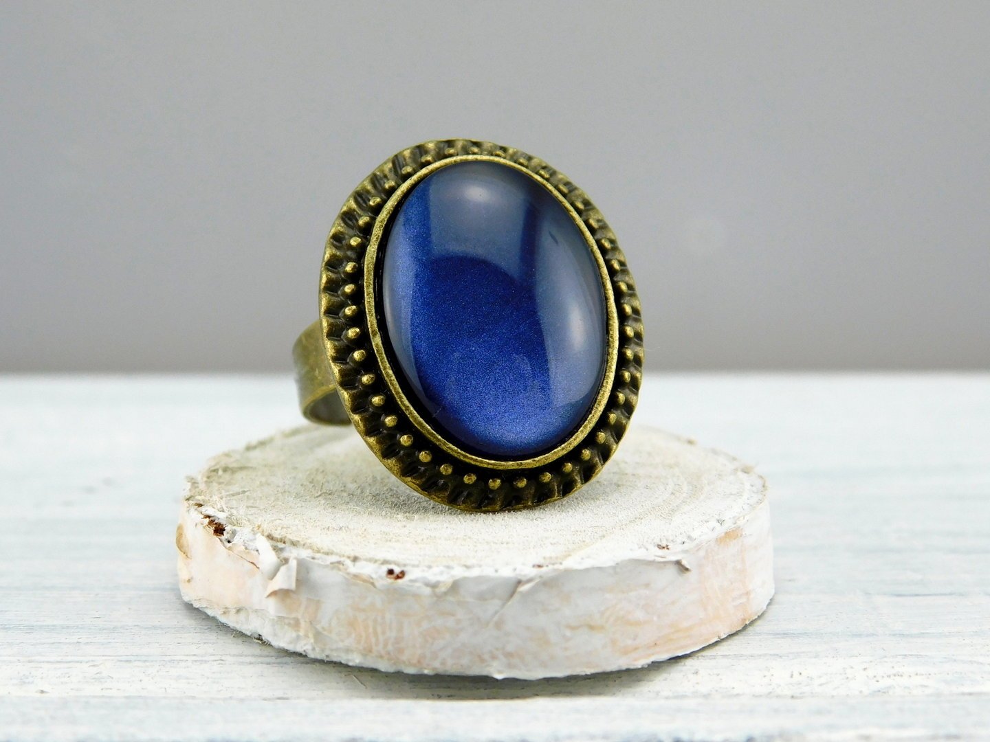 Ovaler Ring mit Cabochon - Vintage Schmuckstübchen