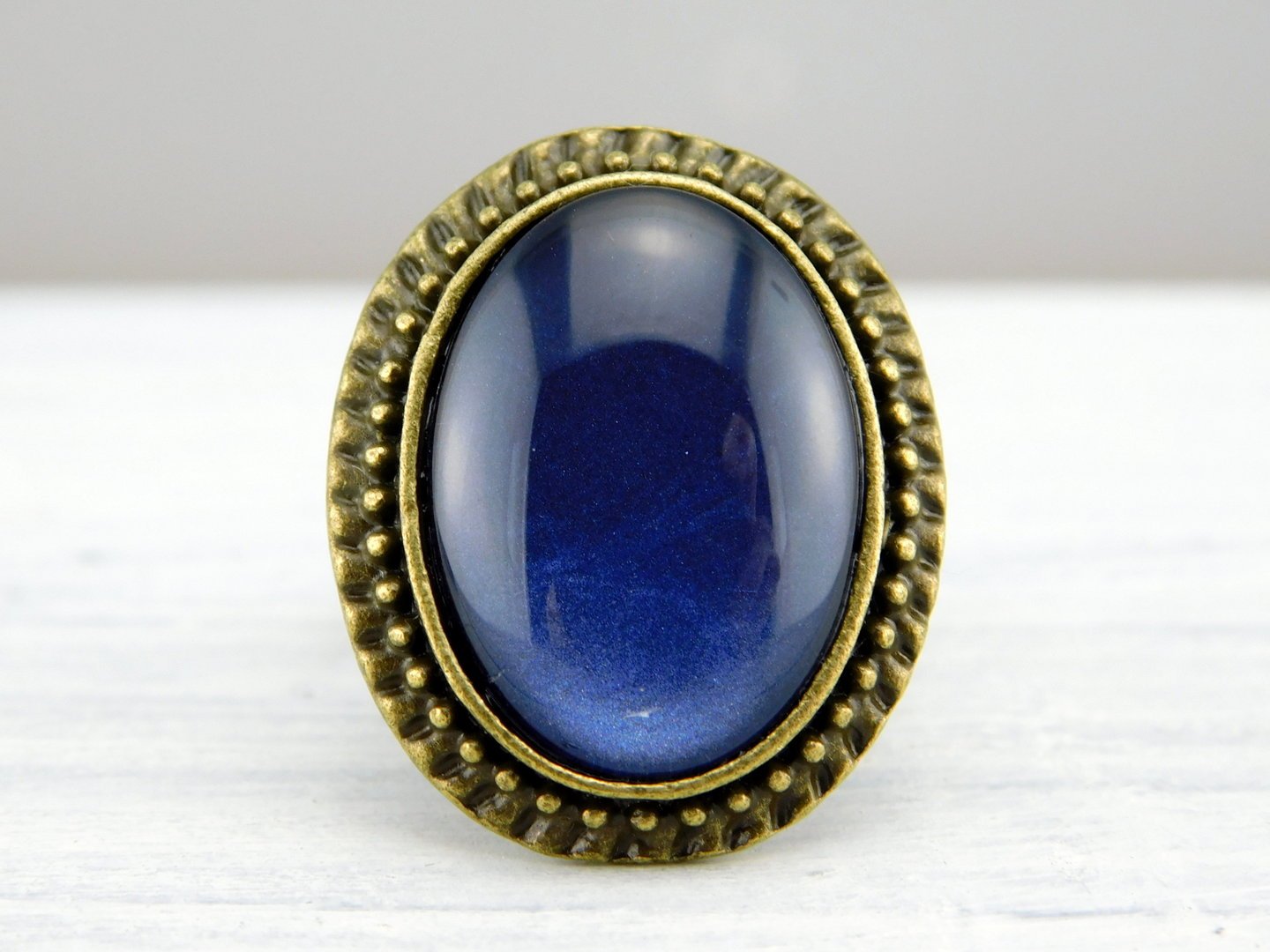 Ovaler Ring mit Cabochon - Vintage Schmuckstübchen