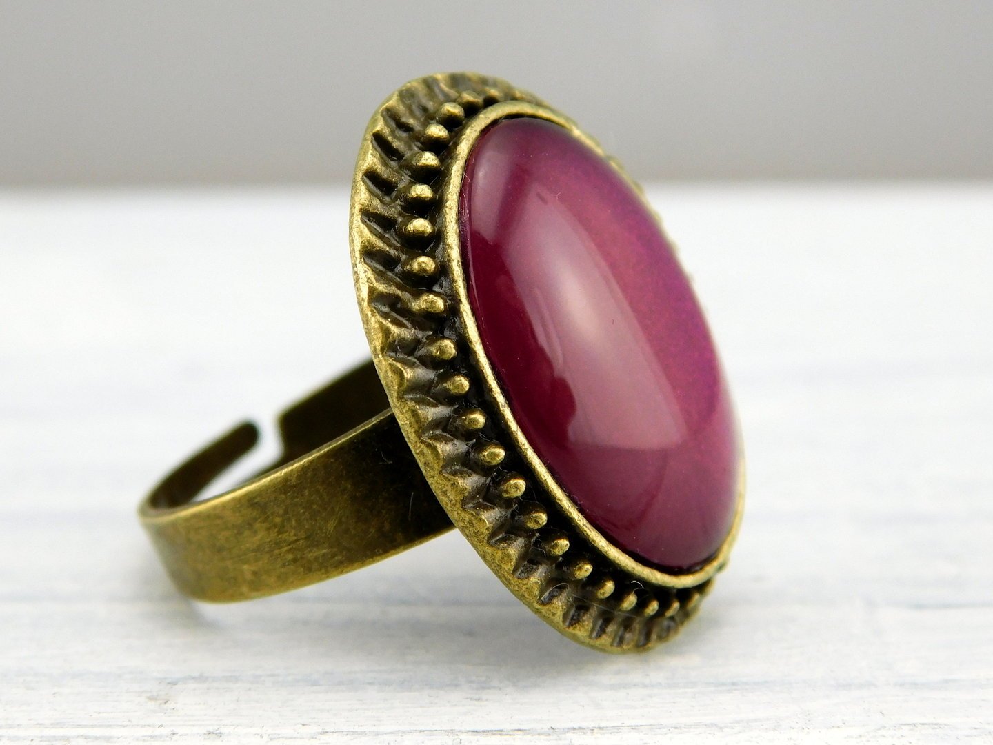 Ovaler Ring mit Cabochon - Vintage Schmuckstübchen
