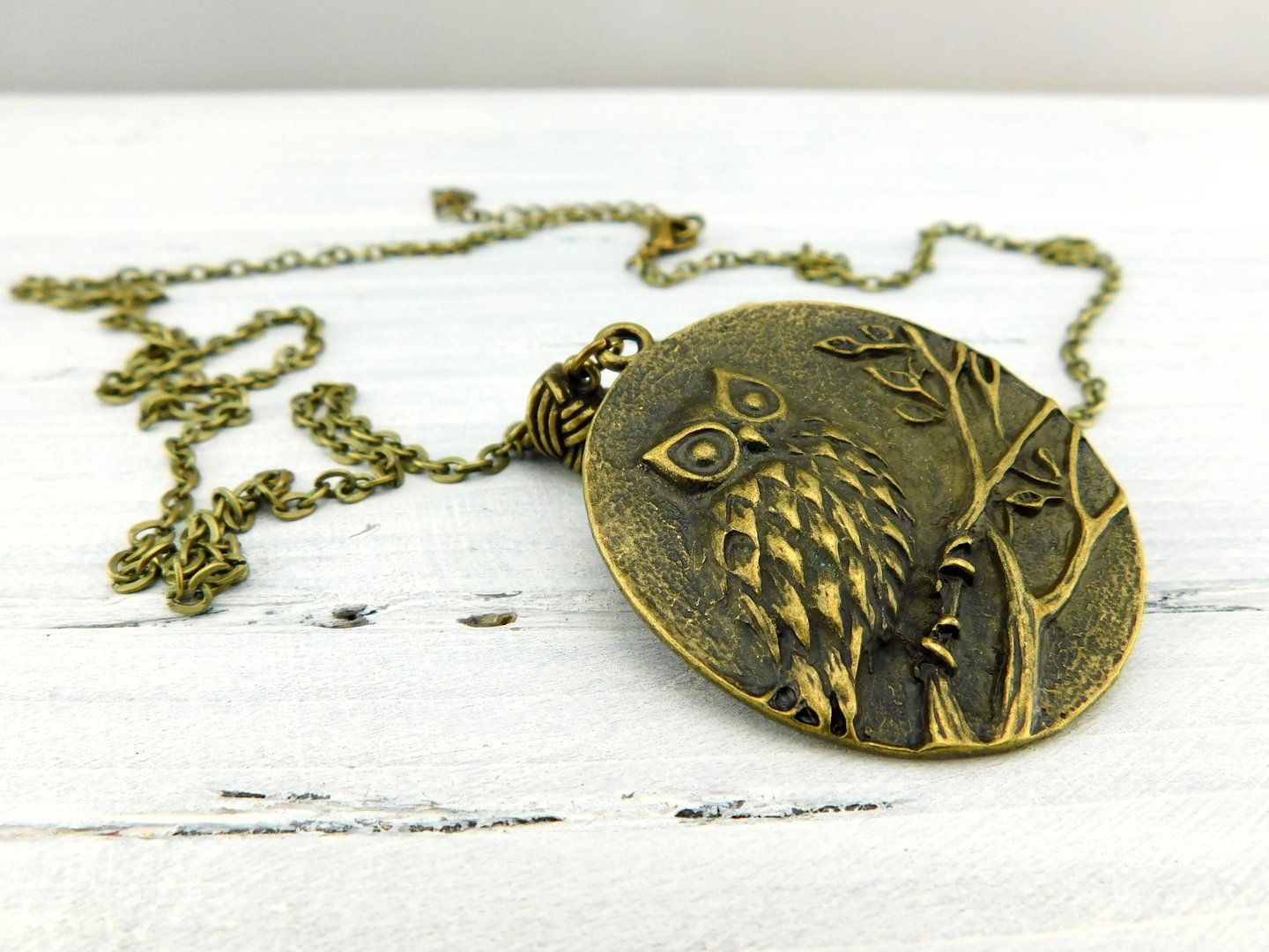 Halskette mit Eulenanhänger in Bronze 