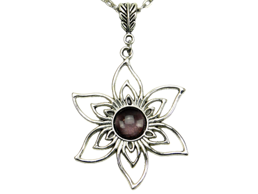 Lange Halskette mit Blumenanhänger in Silber 