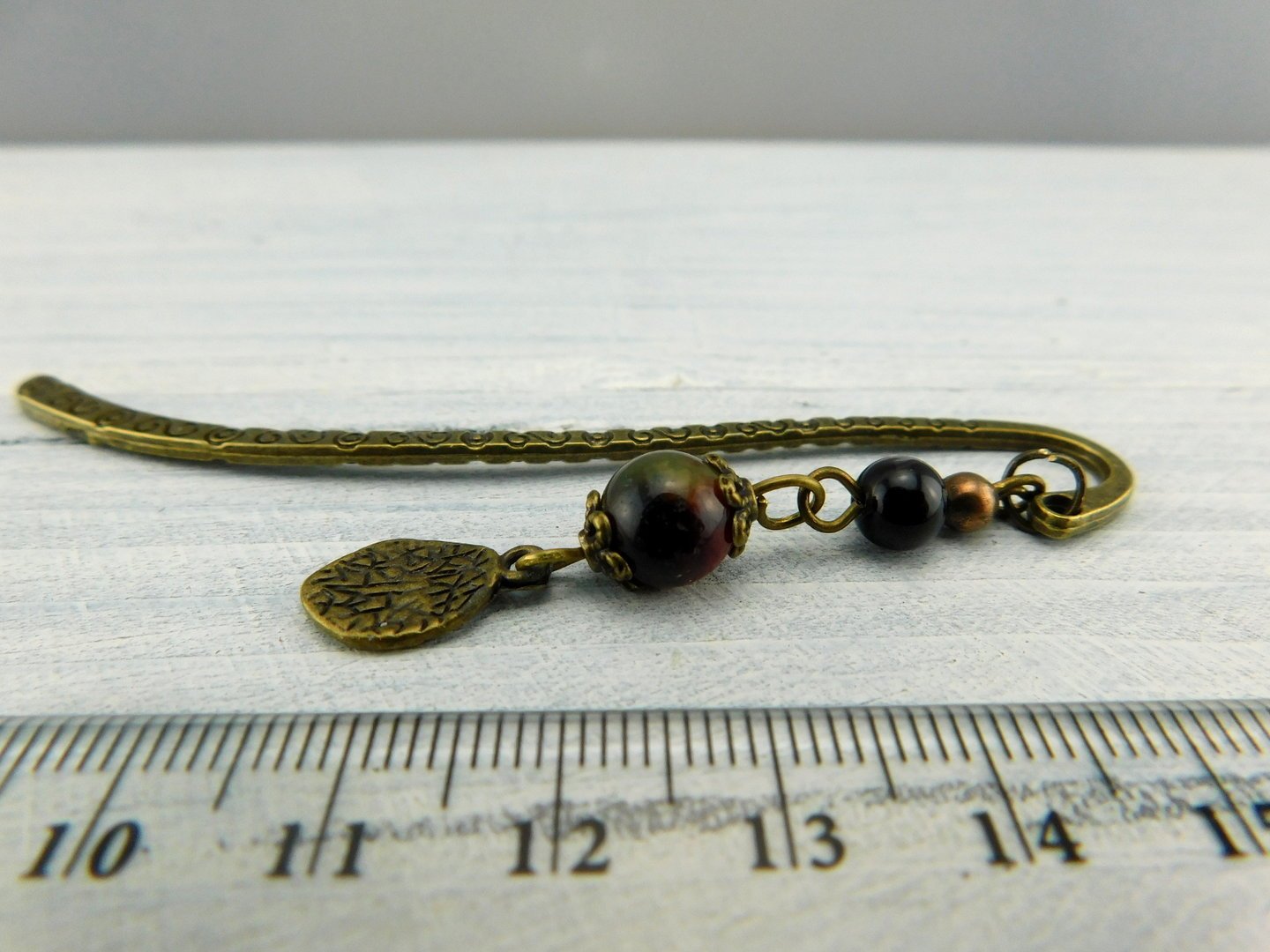 Kleines Bronzefarbenes Lesezeichen mit Perlen - Vintage Schmuckstübchen