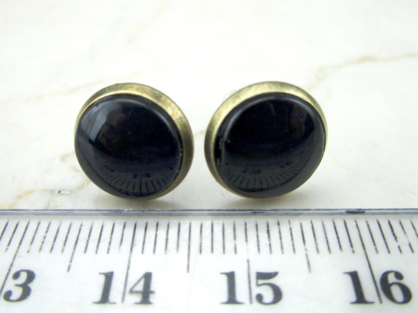 Ohrstecker mit Cabochon in Mitternachtsblau 12mm 