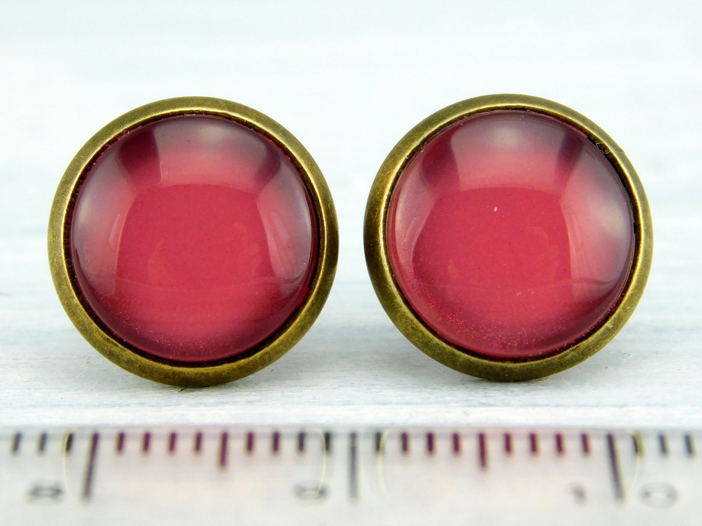 Ohrstecker "Erdbeer Pink" in Bronze 12mm